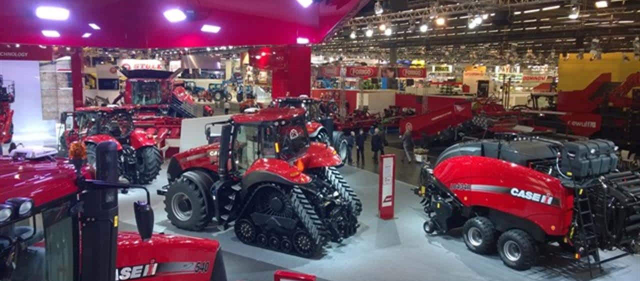 Spirited and successful start in an important "year of agricultural engineering" - Case IH presents the first "2015 innovations" at SIMA in Paris